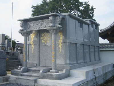 寺院境内永代供養塔