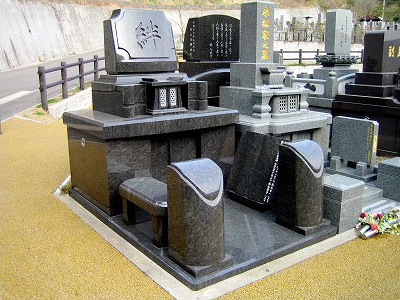 市営霊園　インド産御影石